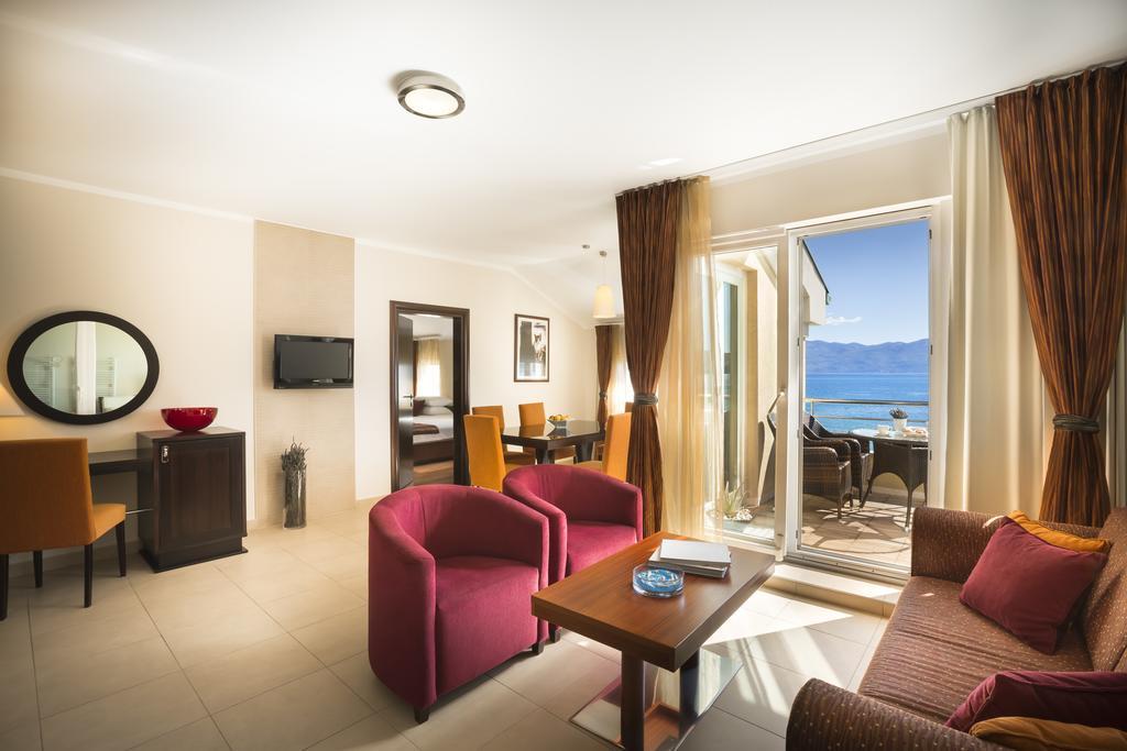 Valamar Atrium Residence Baška Εξωτερικό φωτογραφία