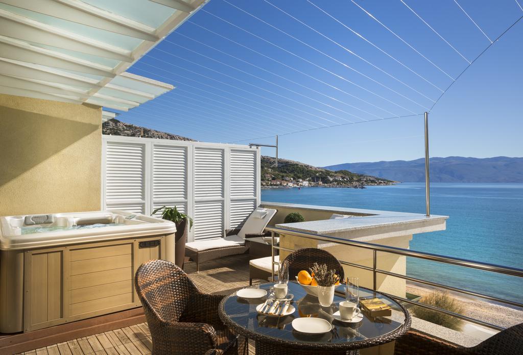 Valamar Atrium Residence Baška Εξωτερικό φωτογραφία