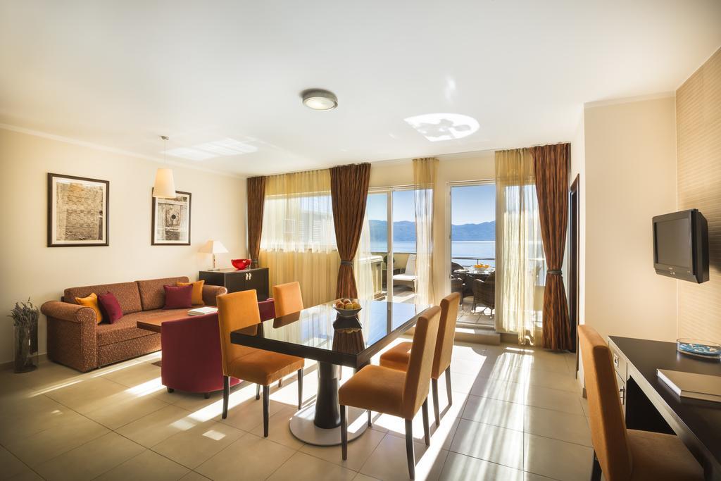 Valamar Atrium Residence Baška Εξωτερικό φωτογραφία