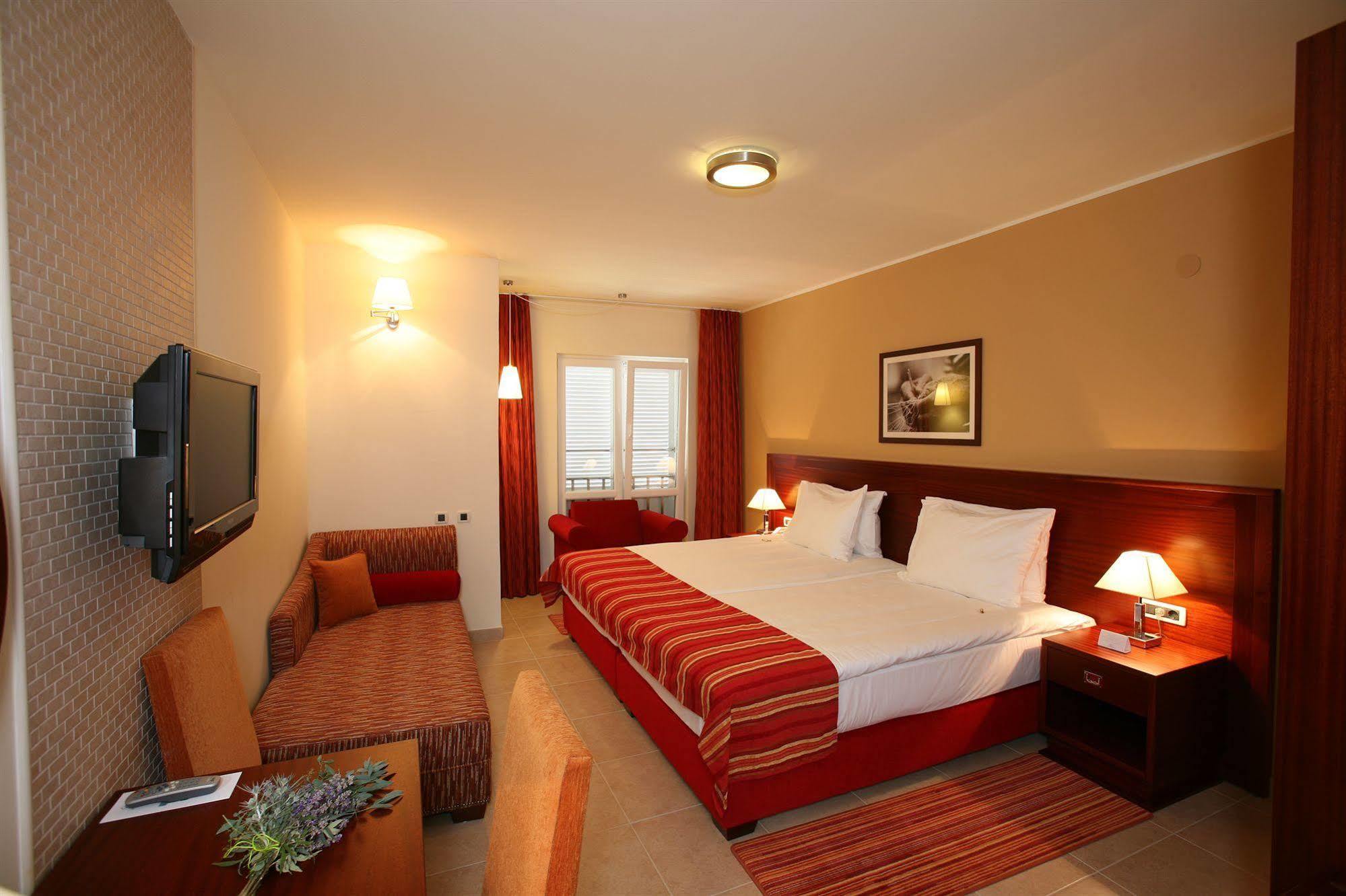 Valamar Atrium Residence Baška Εξωτερικό φωτογραφία